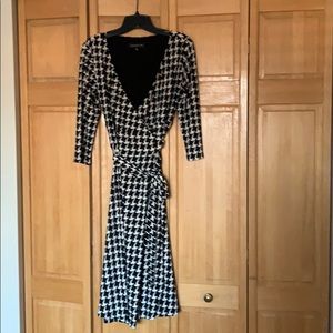 Jones New York wrap dress size 6